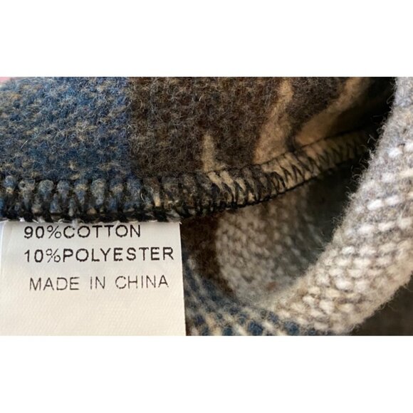 Vintage-Inspired Aztec Print Button-Up Shirt Medium - Picture 4 of 8